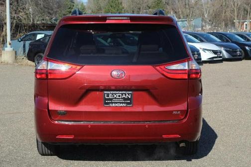 2016 Toyota Sienna XLE