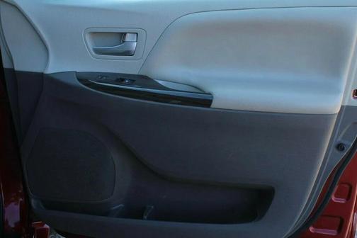 2016 Toyota Sienna XLE