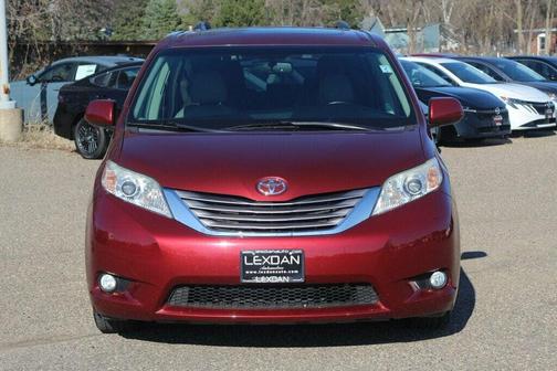 2016 Toyota Sienna XLE