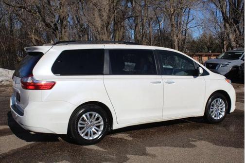 2015 Toyota Sienna XLE