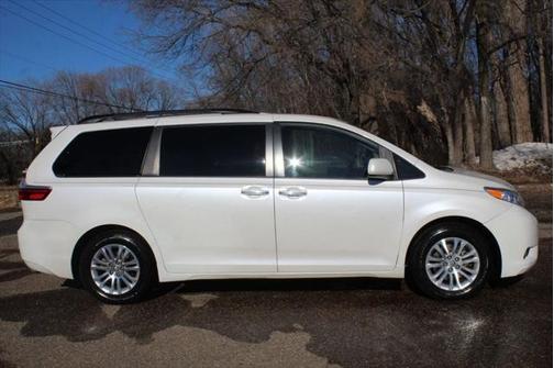 2015 Toyota Sienna XLE