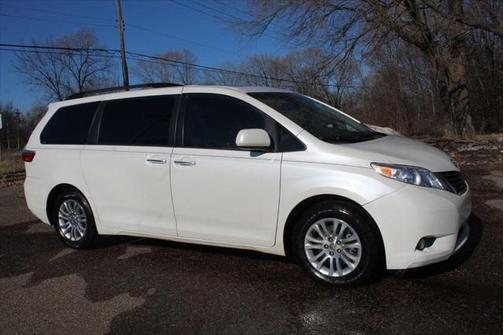 2015 Toyota Sienna XLE