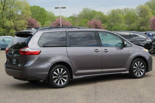 Predawn Gray Mica 2019 Toyota Sienna XLE