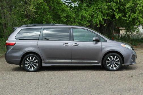 Predawn Gray Mica 2019 Toyota Sienna XLE