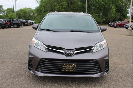 2018 Toyota Sienna LE