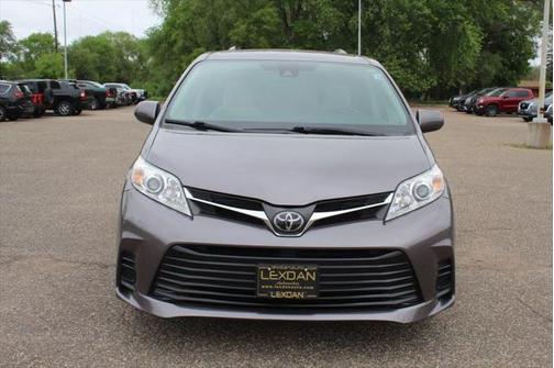 2018 Toyota Sienna LE