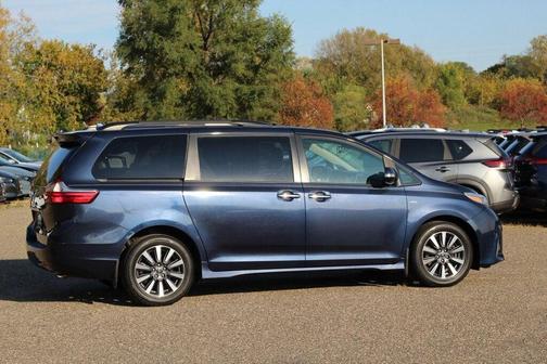 2018 Toyota Sienna Limited Premium