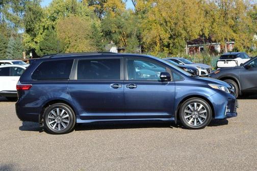 2018 Toyota Sienna Limited Premium