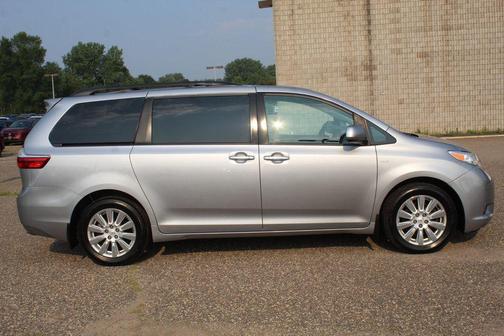 2017 Toyota Sienna XLE Premium