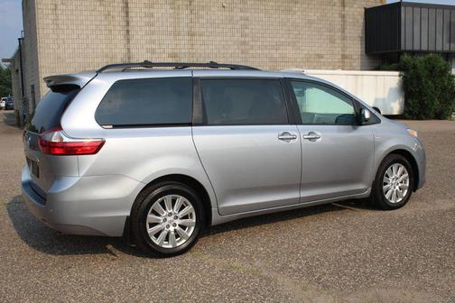 2017 Toyota Sienna XLE Premium