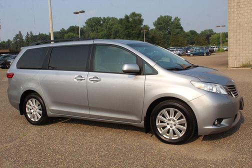 2017 Toyota Sienna XLE Premium