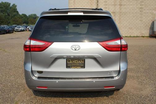 2017 Toyota Sienna XLE Premium