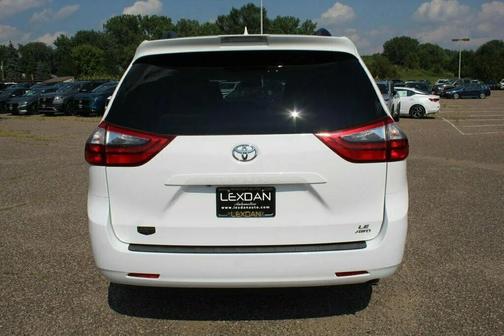 2020 Toyota Sienna LE