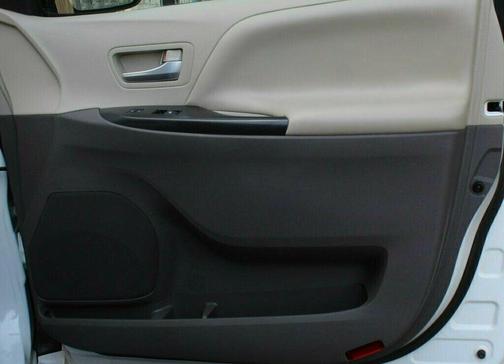 2020 Toyota Sienna LE