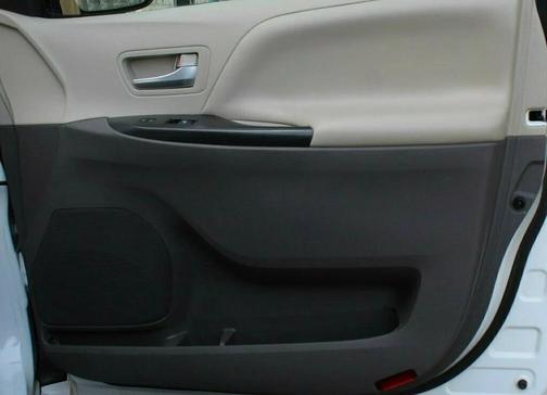 2020 Toyota Sienna LE