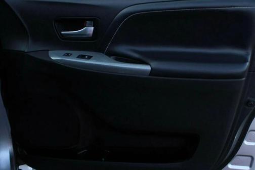 Silver Sky Metallic 2017 Toyota Sienna SE