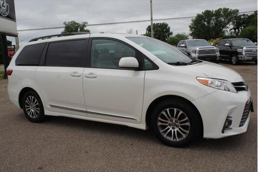 2018 Toyota Sienna XLE Premium