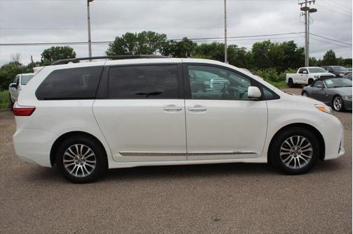 2018 Toyota Sienna XLE Premium