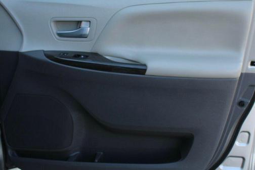 2017 Toyota Sienna XLE Premium