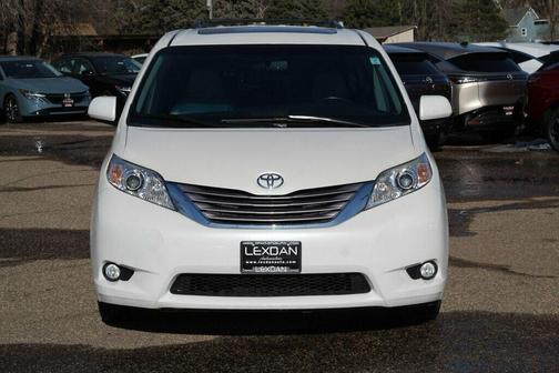 2017 Toyota Sienna XLE