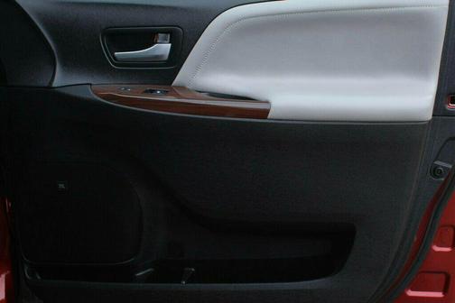 2017 Toyota Sienna Limited Premium