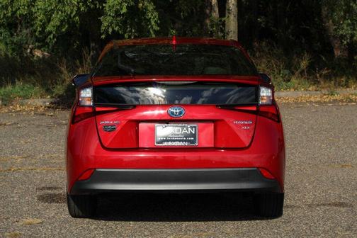 2021 Toyota Prius XLE
