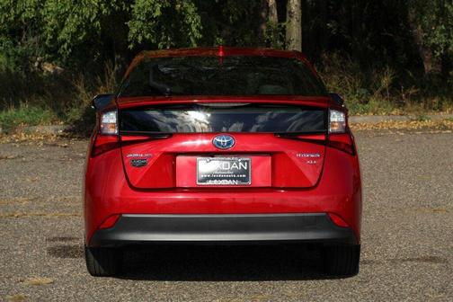 2021 Toyota Prius XLE