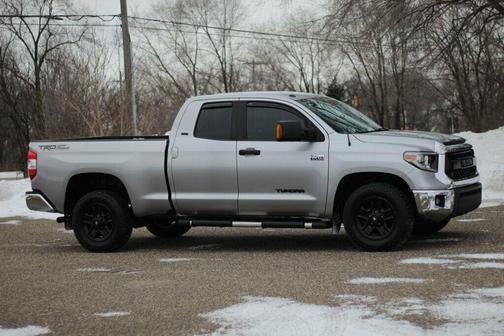 2017 Toyota Tundra SR5