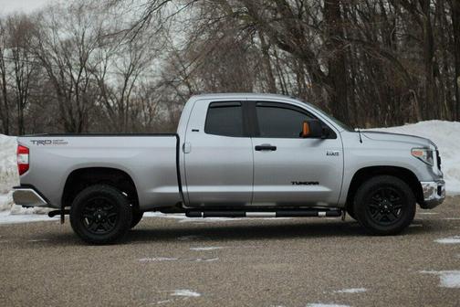 2017 Toyota Tundra SR5