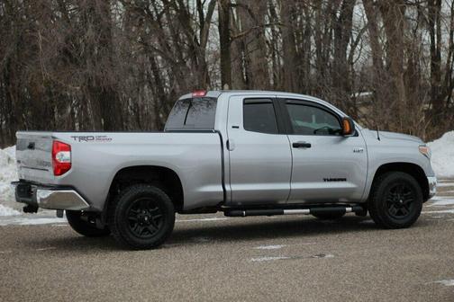 2017 Toyota Tundra SR5