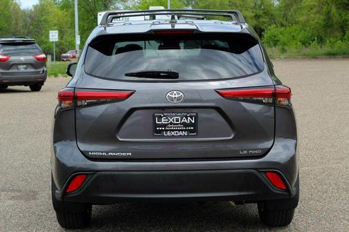 Magnetic Gray Metallic 2022 Toyota Highlander LE