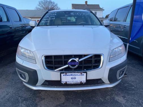Ice White 2013 Volvo XC70 3.2 Premier