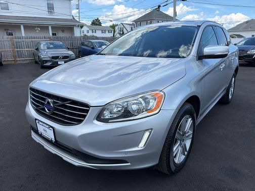 Bright Silver Metallic 2016 Volvo XC60 T6