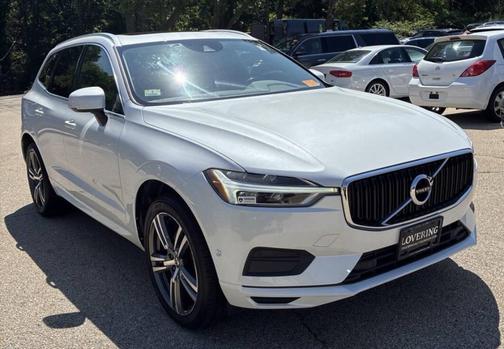 White 2018 Volvo XC60 T5 Momentum