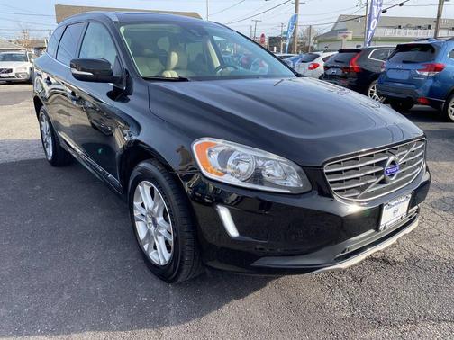Black 2016 Volvo XC60 T5 Premier