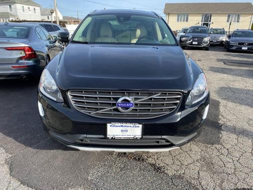 Black 2016 Volvo XC60 T5 Premier