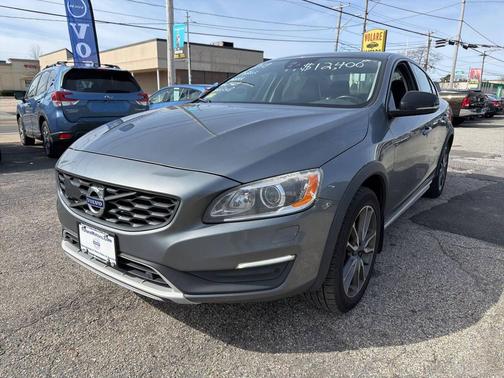 Osmium Grey Metallic 2018 Volvo S60 Cross Country T5