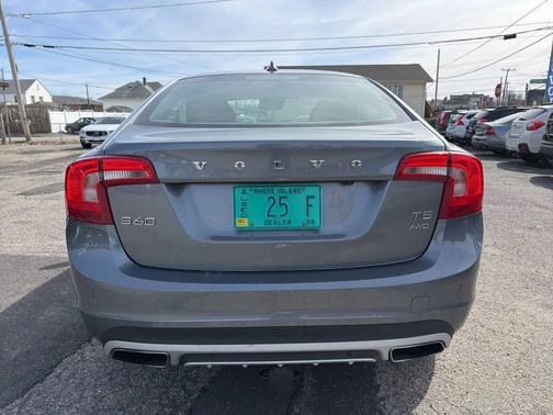 Osmium Grey Metallic 2018 Volvo S60 Cross Country T5