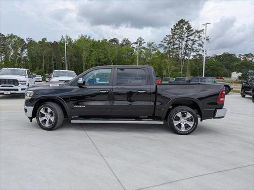 2022 RAM 1500 Laramie Crew Cab 4x2 57' Box