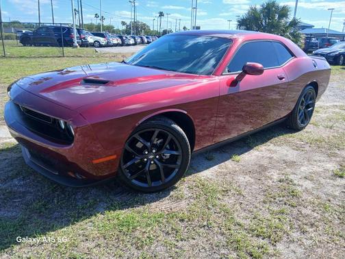 Octane Red Pearlcoat 2022 Dodge Challenger SXT