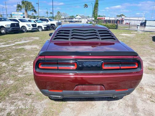 Octane Red Pearlcoat 2022 Dodge Challenger SXT