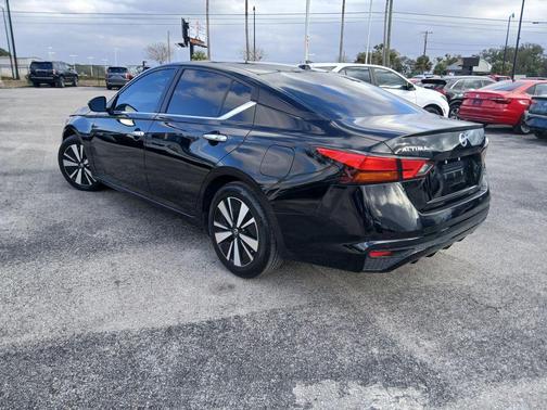 2022 Nissan Altima 2.5 SV