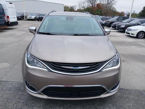 2018 Chrysler Pacifica Hybrid Limited