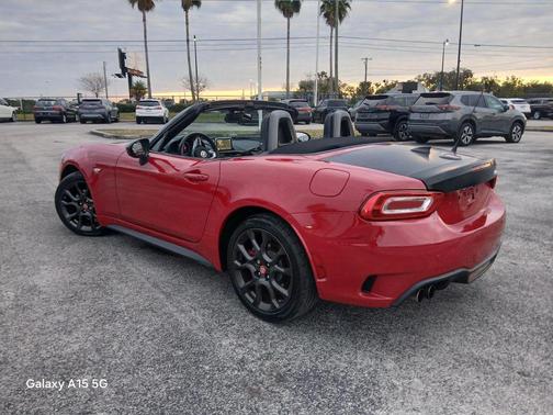 2018 FIAT 124 Spider Base