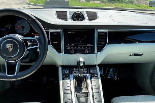 2016 Porsche Macan S