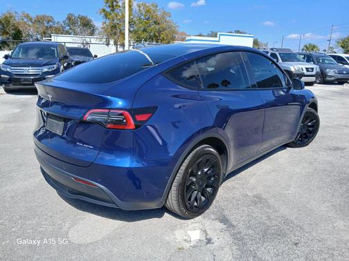 2022 Tesla Model Y Long Range Dual Motor All-Wheel Drive