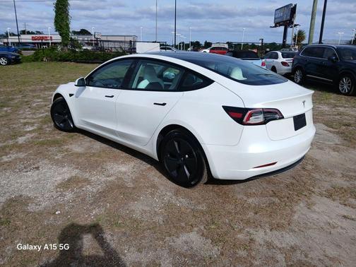 Pearl White Multi-Coat 2023 Tesla Model 3 Standard Range