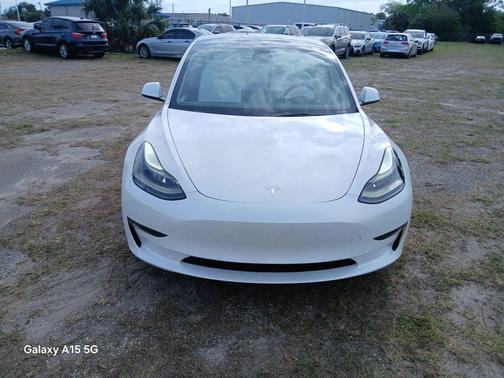 Pearl White Multi-Coat 2023 Tesla Model 3 Standard Range