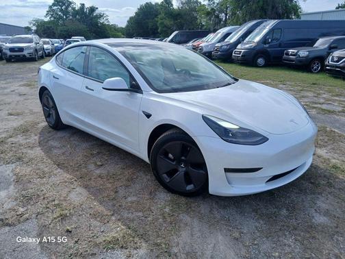 Pearl White Multi-Coat 2023 Tesla Model 3 Standard Range