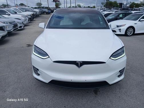 Pearl White Multi-Coat 2018 Tesla Model X 100D